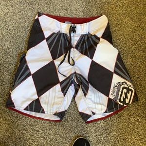 Men’s board shorts